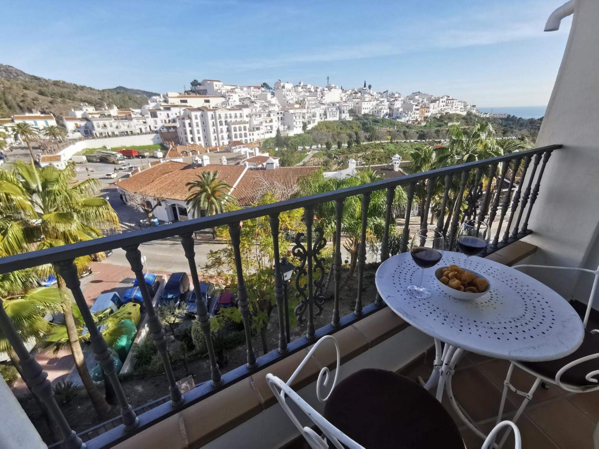 Apartamento Maria Platero Centrico Y Con Las Mejores Vistas Del Casco Antiguo La Montana Y El Mar Mediterraneo Фріхіліана Екстер'єр фото